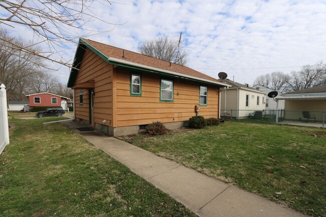 Building Photo - 1513 S 8th St