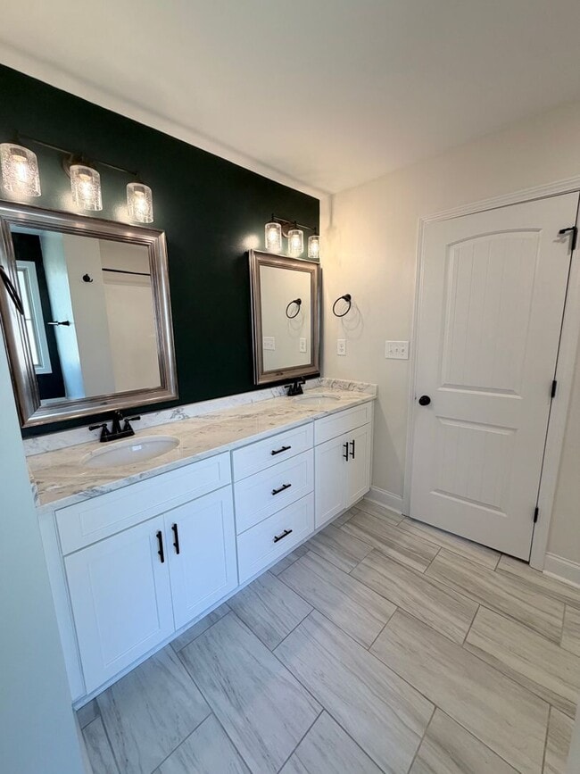 Building Photo - 219 Otters Rdg Dr