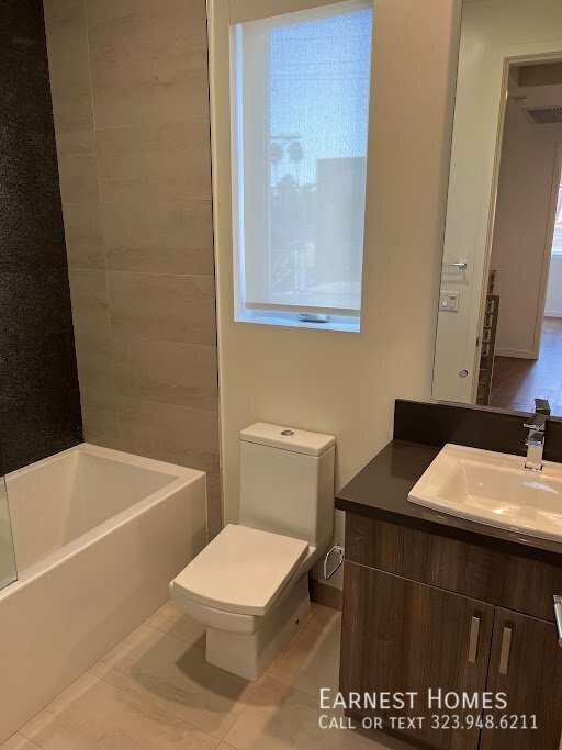 Building Photo - 1715 Armacost Ave