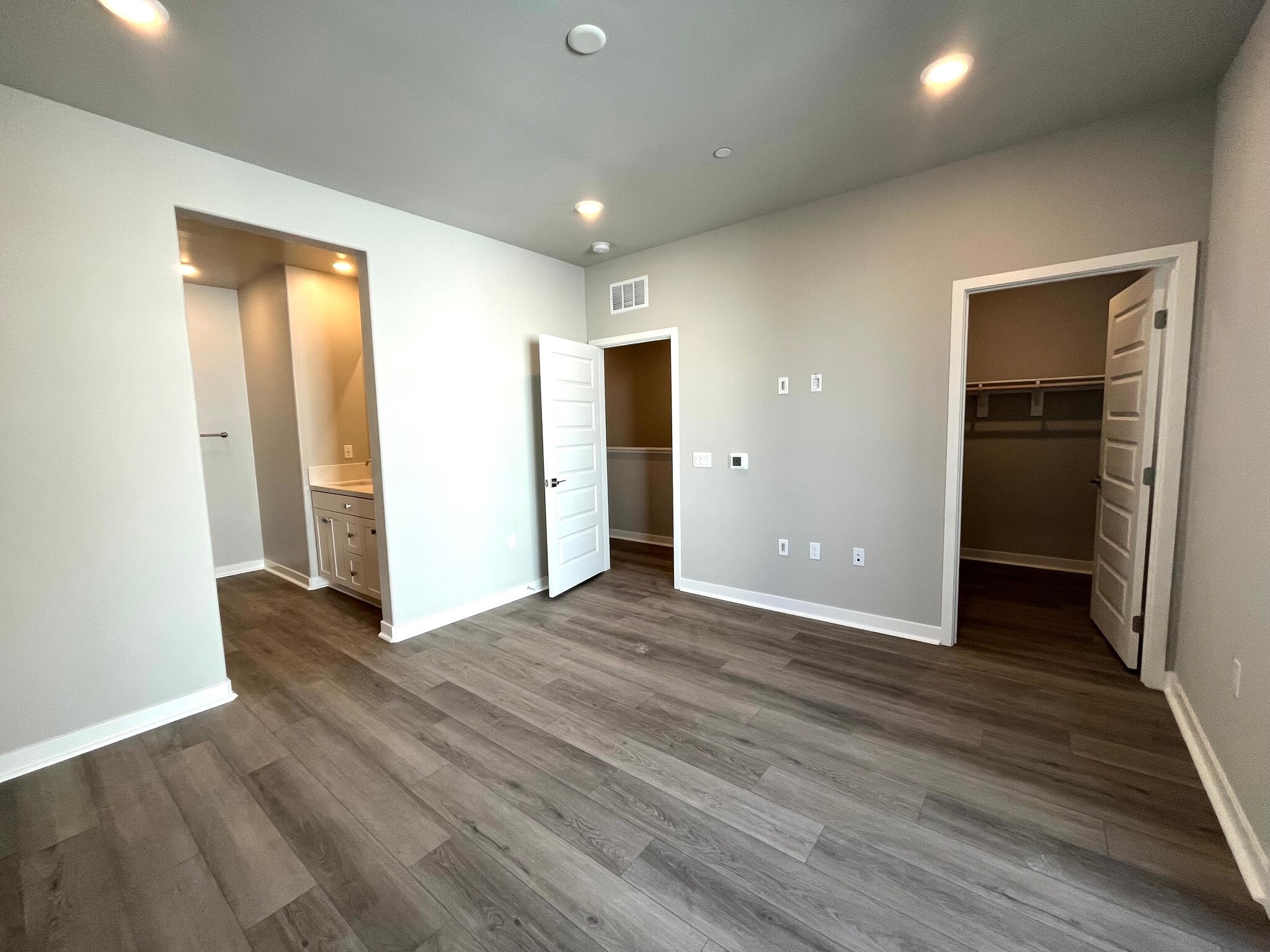 primary bedroom - 1475 Sandbar Ln