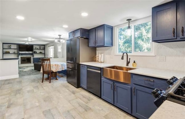 Building Photo - 2146 S Yarrow St