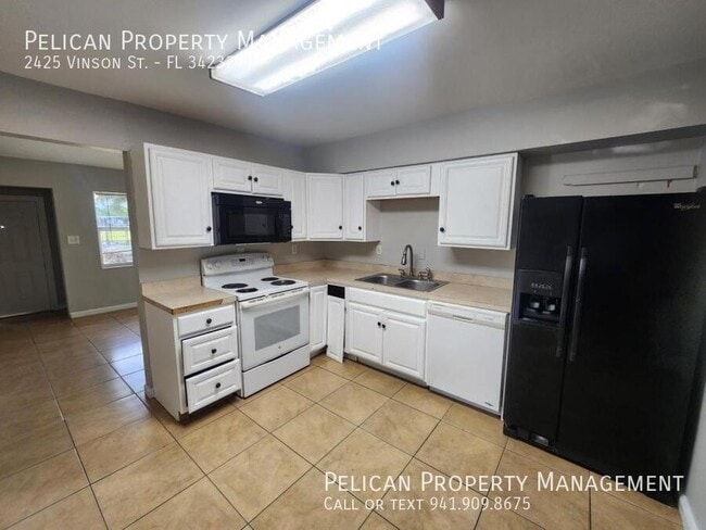 Building Photo - 2425 Vinson Ave