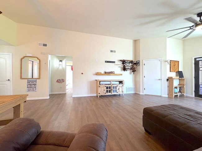 Building Photo - East El Paso 3 bed Refrig A/C with Gorgeous Yard!