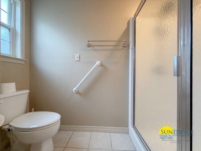 Building Photo - Charming 4BR Home in Fort Walton Beach Near Eglin AFB & Hurlburt Field!
