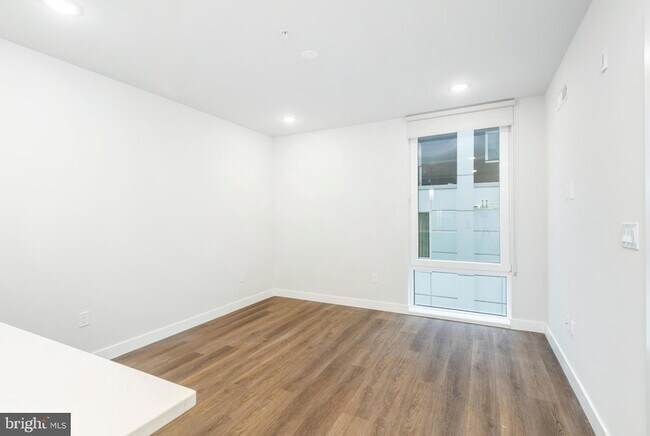 Building Photo - 1102 Germantown Ave