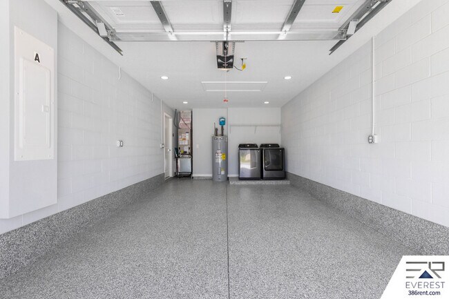 Building Photo - 10 Llovera Pl