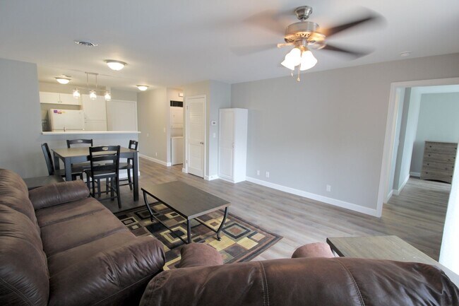 Building Photo - 1396 Hunters Rd