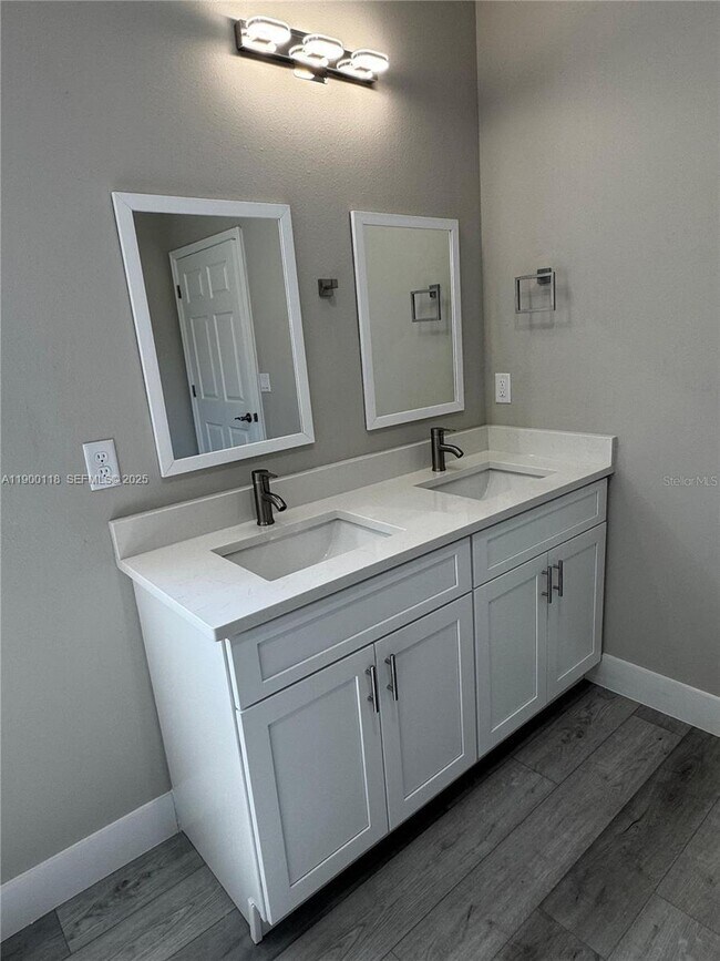 Building Photo - 7916 Granada Rd