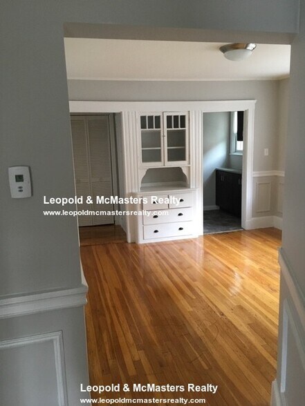 Building Photo - 136 Arlington St