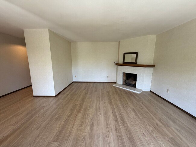 Building Photo - Peaceful 3 Bedroom Single-Level Home on Spacious Corner Lot Near Fir Grove Park