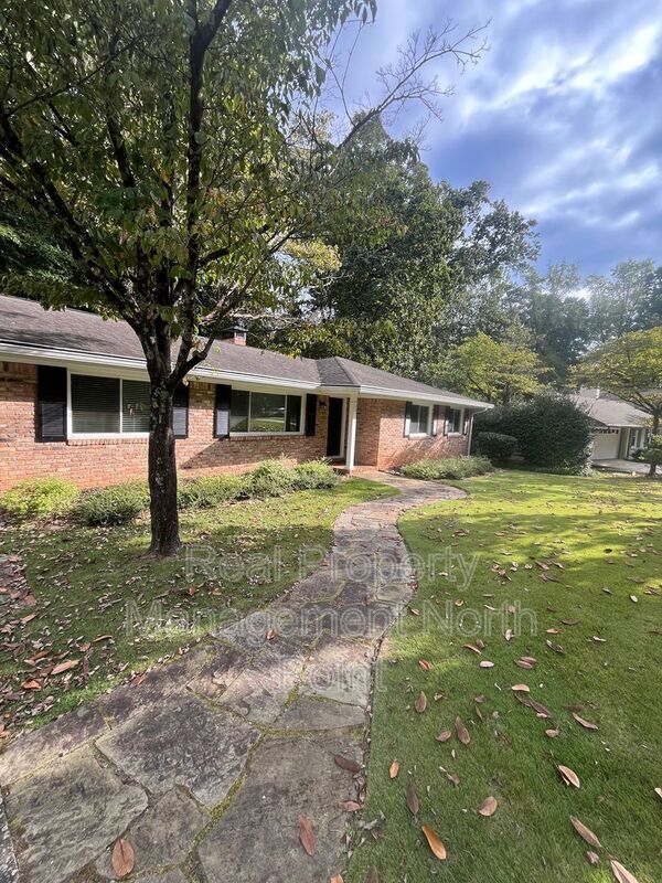 Primary Photo - 2301 Echo Hills Cir NE