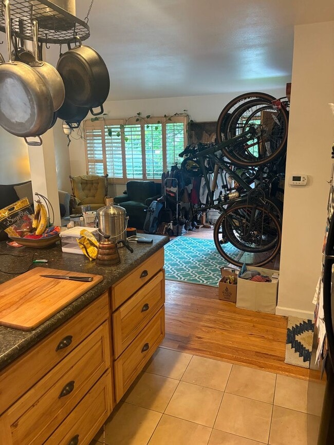 Building Photo - 3 Bed + Office 2 Bath Ranch Home with Larg...