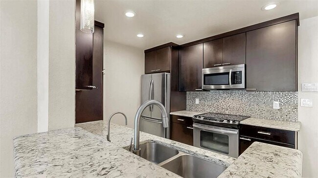 Building Photo - 700 S Harbour Island Blvd