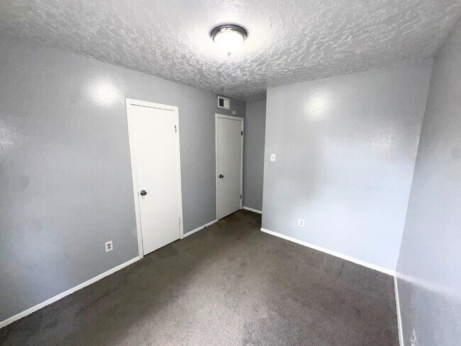 Building Photo - 4806 Ripple Creek Dr