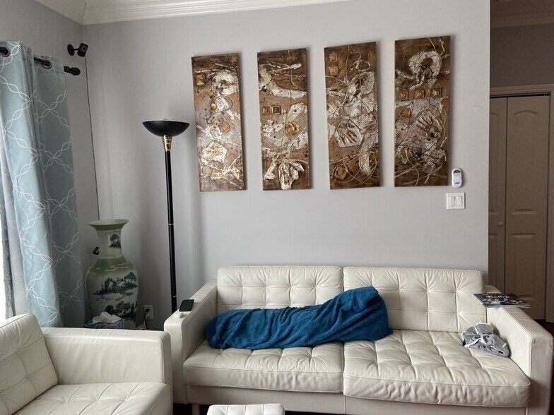 Building Photo - 1334 Anza St