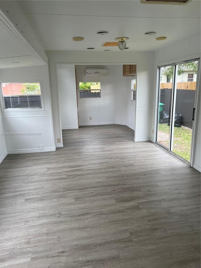 Building Photo - 1600 NW 42nd St