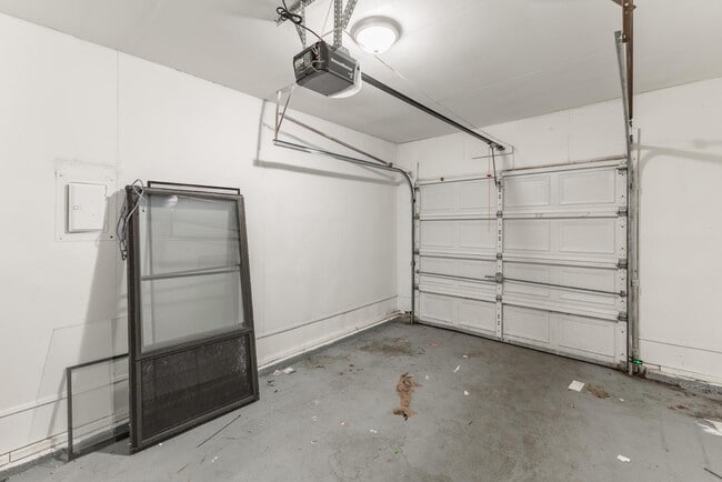 Building Photo - 2402 Mcclain Cir NW