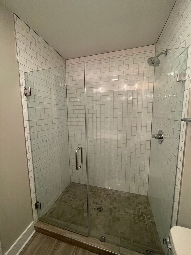Building Photo - Incredible 2 Bedroom 2.5 Bath Townhome wit...