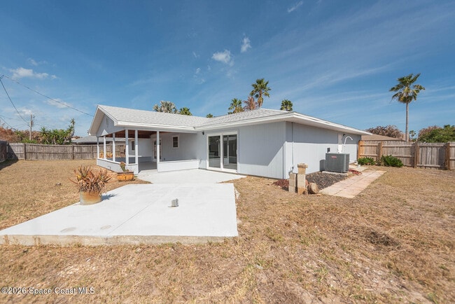 Building Photo - 790 Palm Dr