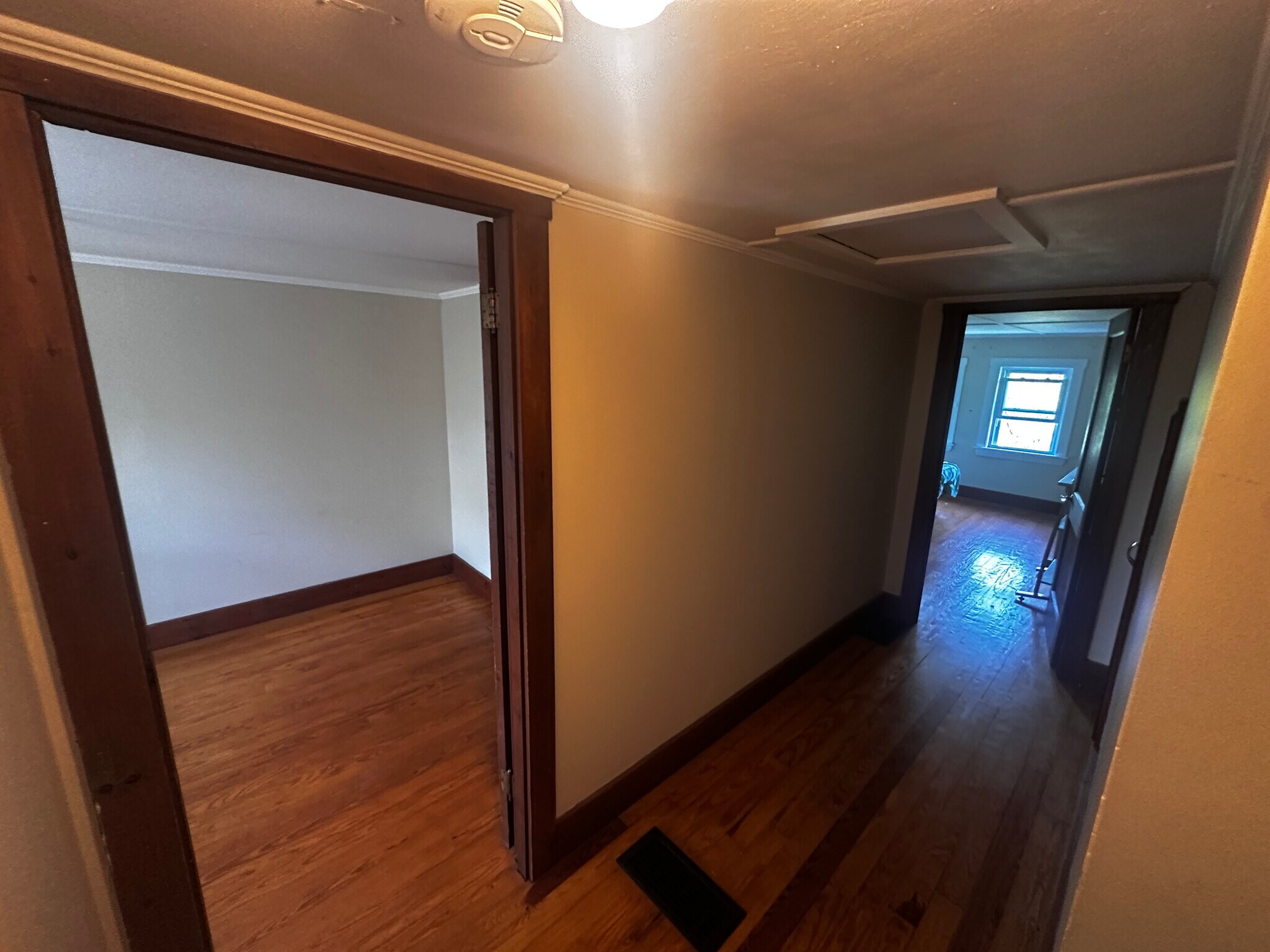 Building Photo - 16 Cove Ct