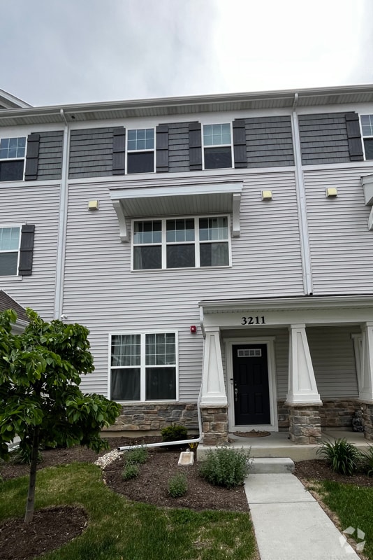 Building Photo - 3211 Trillium Cir