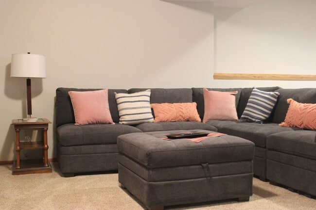 Building Photo - Main Floor Living - Updated 2021 - 5 Min from Mayo
