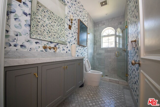 Building Photo - 3685 Benedict Canyon Ln