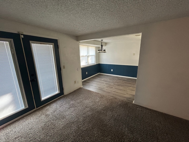 Building Photo - 4220 SE 49th Ter