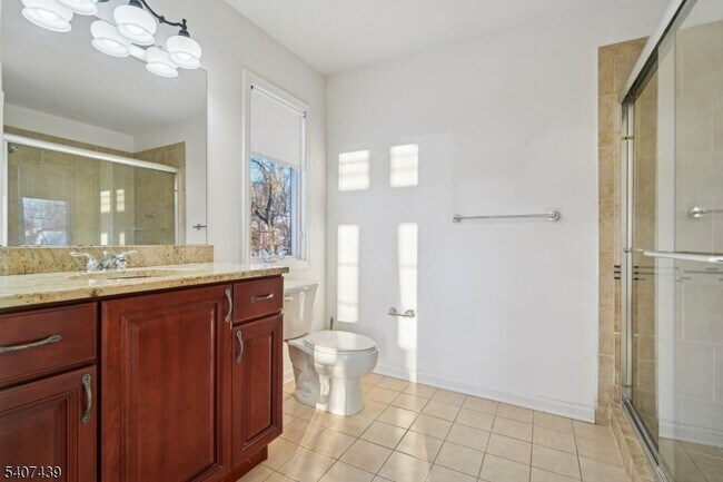 Building Photo - 282 South St