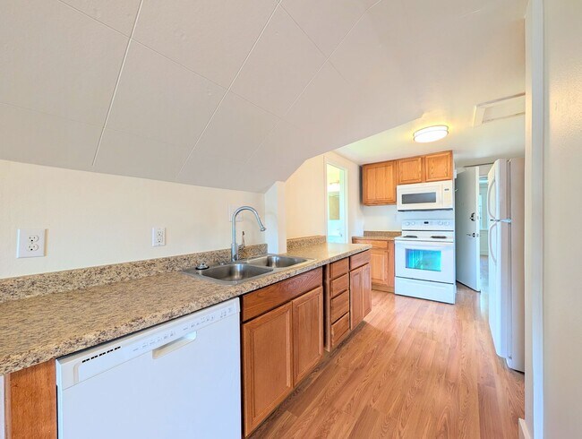 Building Photo - 2Bd/1Ba Everett Condo