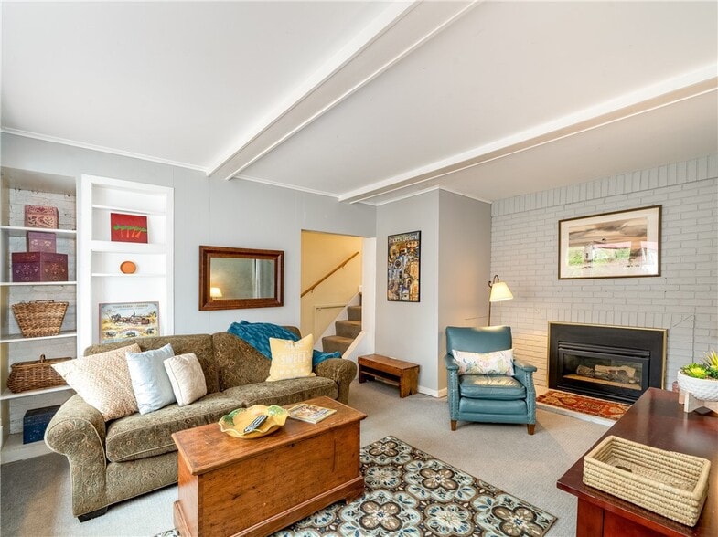 Bonus room - 164 S Main St