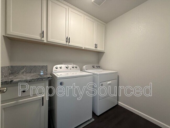 Building Photo - 709 Ephesus Ave