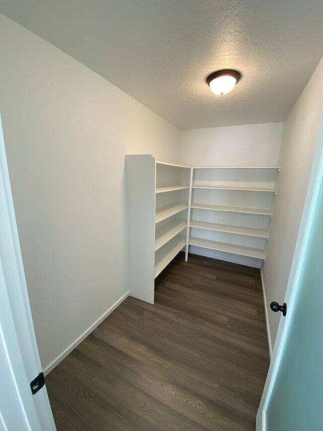 Building Photo - New Construction 3 Bed, 2 Bath House in Sp...