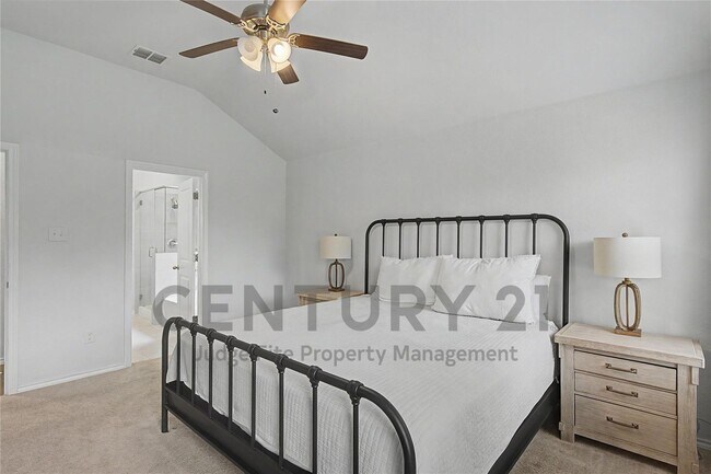 Building Photo - 1825 Agarito Dr