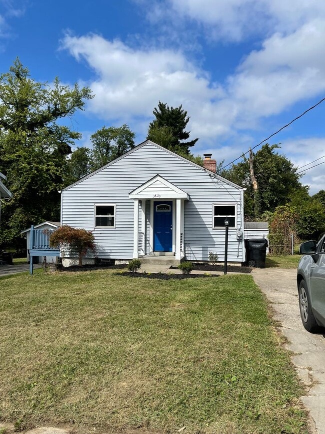 Building Photo - 2-3 Bed Home Available on Quiet Street Newly Renovated!!!