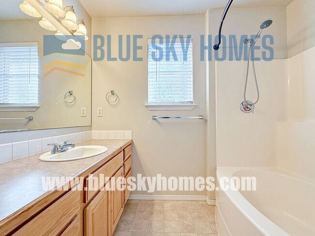 Building Photo - 4916 W McNealy St