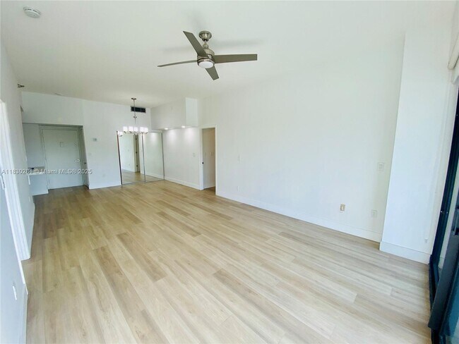 Building Photo - 20505 E Country Club Dr