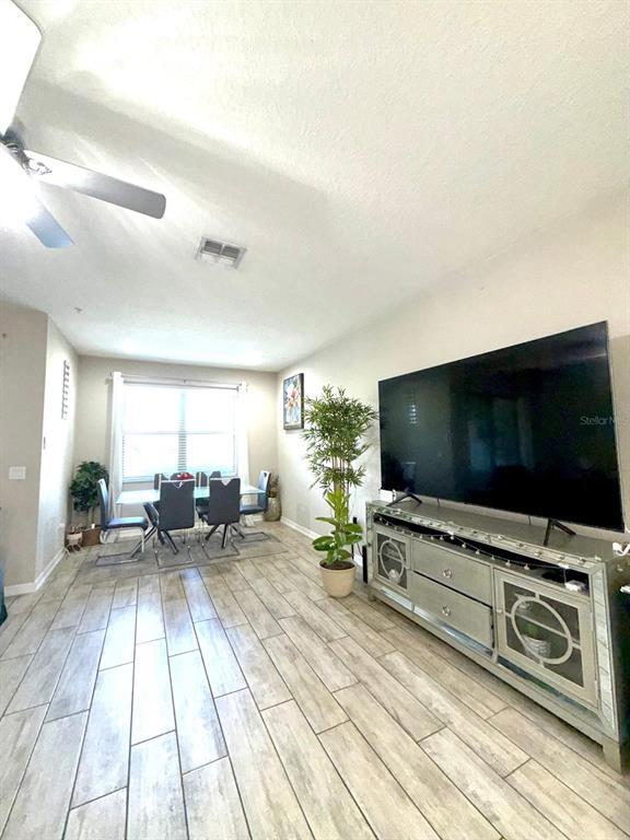 Building Photo - 204 Rustic Loop