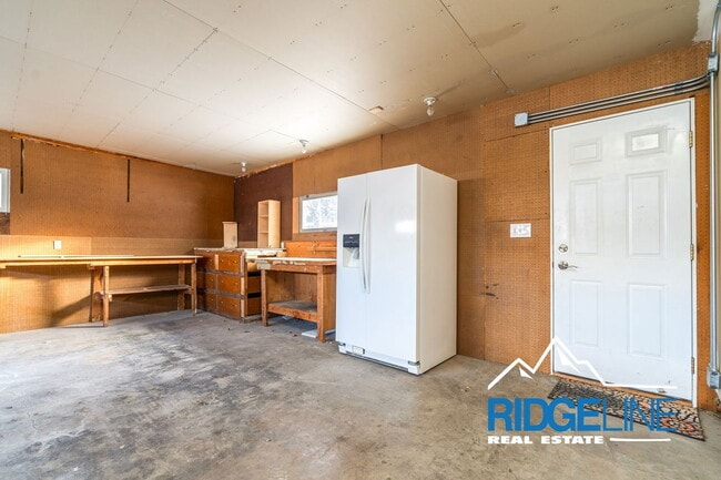 Building Photo - 204 19th Ave NW