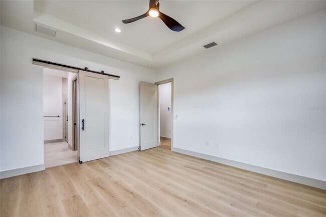 Building Photo - 940 Mangrove Rd