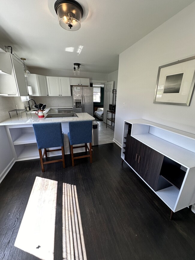 Building Photo - 2828 Emery Dr