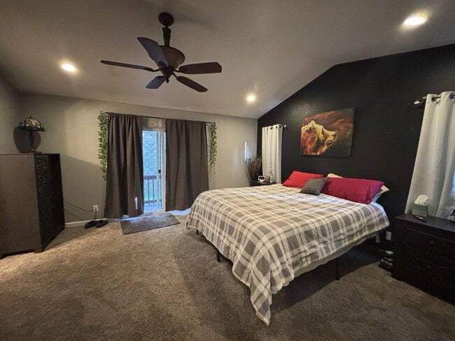 Building Photo - Rare 4-bedroom 3-bath home with studio apartment conveniently located off Starkes Grade Road! Opt...