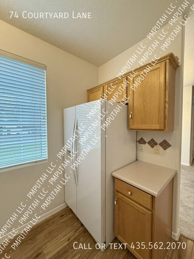 Building Photo - 74 Courtyard Ln E