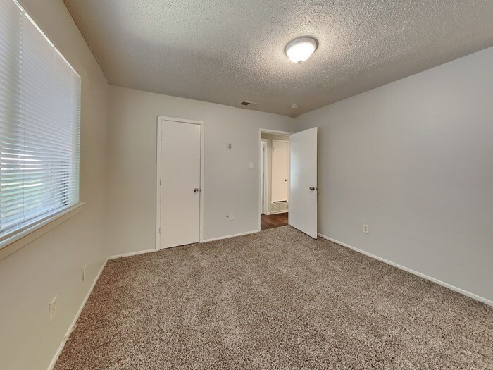 Building Photo - 1202 Neptune Dr