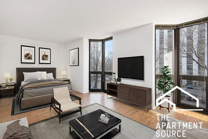 Building Photo - 1000 N La Salle Dr