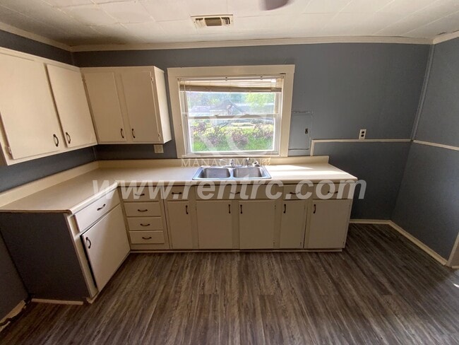Building Photo - 117 Vance-
