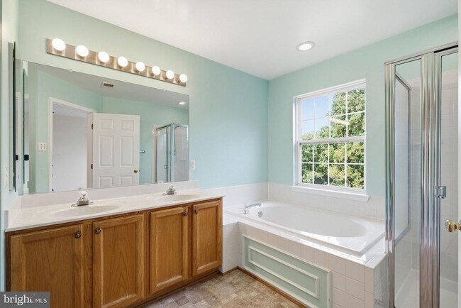 Building Photo - 4603 Weston Pl