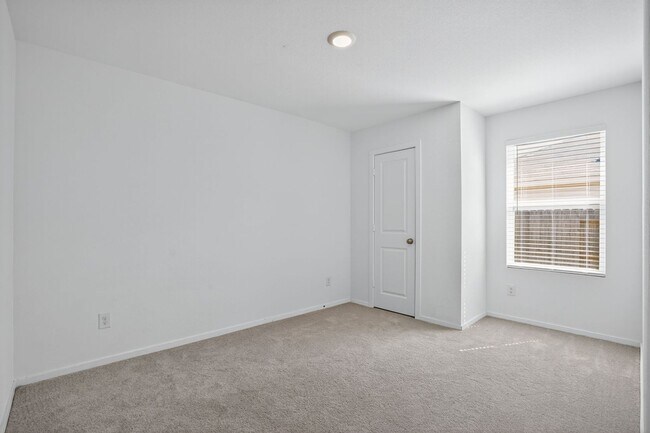 Building Photo - 4 Bedroom Single Family Home in New Caney