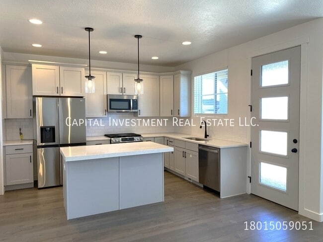 Building Photo - 11541 Engelmann Dr