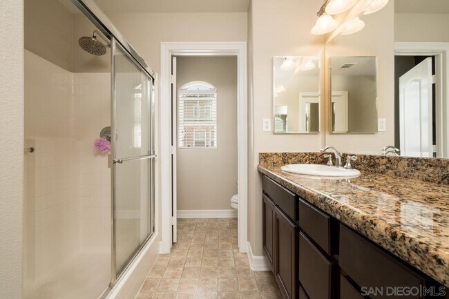 Building Photo - Beautifully maintained town home in the sought after community of Ravenna at 4S Ranch!